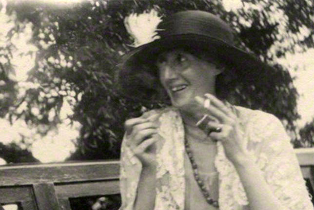 Virginia Woolf (1882-1941) író, kritikus, könyvkiadó, feminista ó, 1923 (Fotó: Wikimedia/NPG/Ottoline Morrell)