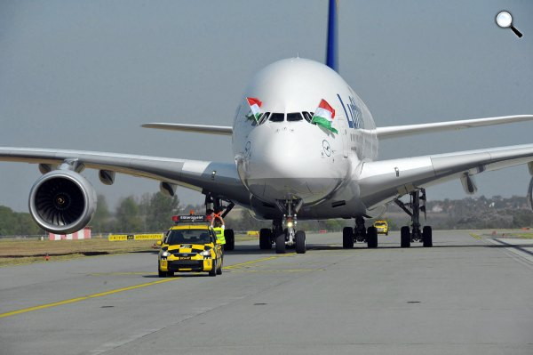 Airbus A38 Budapesten (MTI Fotó Lakatos Péter)