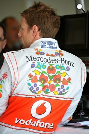 Button kalocsai mintas ruhában