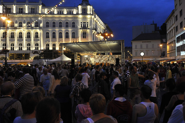 Ünnepi Könyvhét, Könyvek éjszakája (MTI Fotó: Kovács Attila)