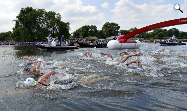 Risztov Éva (elől fekete dresszben) (MTI Fotó: Illyés Tibor)