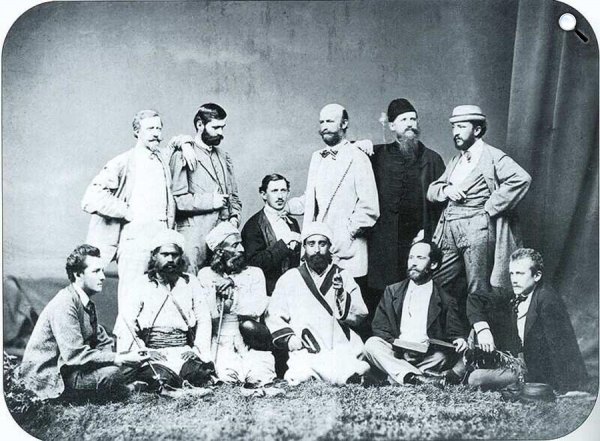 Vámbéry Ármin (ülő sorban jobbról a második) és ichy Jenő gróf  kísérőikkel, 1864 