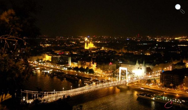Budapest éjjel (Fotó: Gazdag Tea)