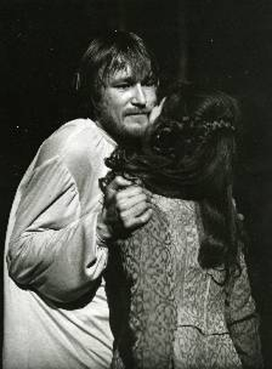 Hamlet, a dán királyfi - Cserhalmi György és Mátrai Márta (Forrás: Színháziadattár.hu)