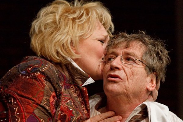 A 88. utca foglyai, Básti Juli és Kern András (Orlai Produkció)