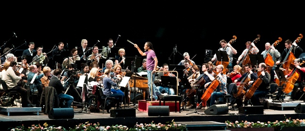 Bobby McFerrin a győri filharmonikusokkal (MTI Fotó: Krizsán Csaba)