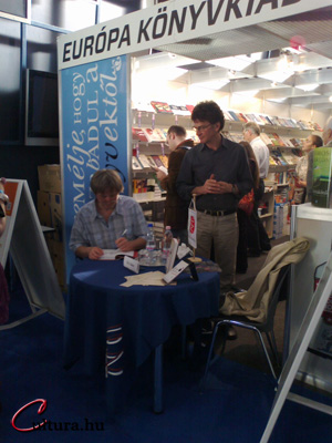 Háy János és Barna Imre a XX. könyvfesztiválon (Cultura Fotó)