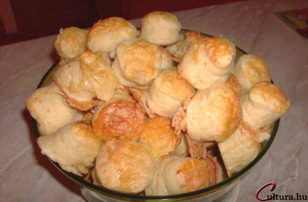 pogácsa (Fejesné Bódai Georgina) pogácsa (Fejesné Bódai Georgina)