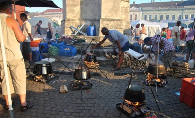 Bajai Halfőző Fesztivál (Forrás: bajaihalfozofesztival.hu)