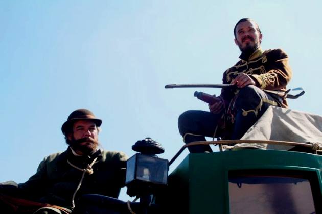 Kossuthkifli, Kálloy Molnár Péter és Lengyel Tamás a delizsánszon (Forrás: Kossuthkifli / Facebook)