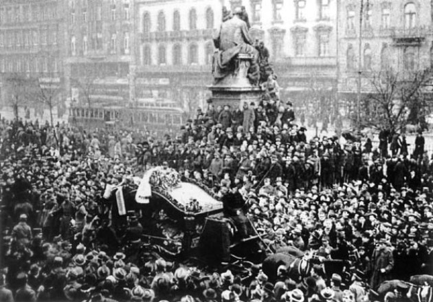 Ady Endre temetése 1919. január 29. Budapest (fotó: Müllner János fényképe, Budapesti Történeti Múzeum, Kiscelli Múzeum)