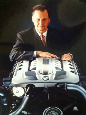 Anisits Ferenc és a v8 dízel motor, 1999 (press.bmwgroup.com)