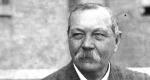 Sir Arthur Conan Doyle (Forrás: Sirconandoyle.com)