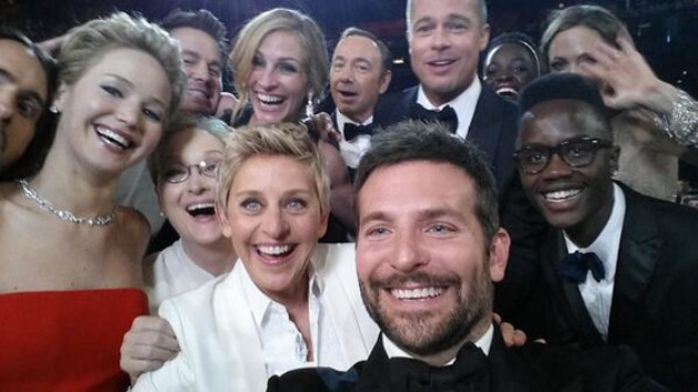 Ellen DeGeneres, Oscar Selfie Twitter