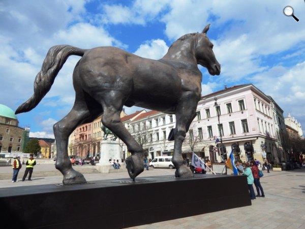 	 Leonardo da Vinci eredeti tervei alapján készült Sforza Kolosszus lószobor, Pécs (Fotó: JPM)