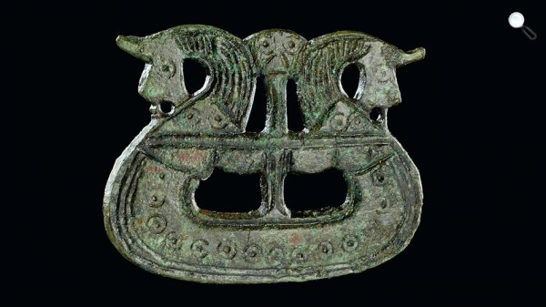 bross alakú viking hajódísz, 800-1050 (Fotó: The National Museum of Denmark)