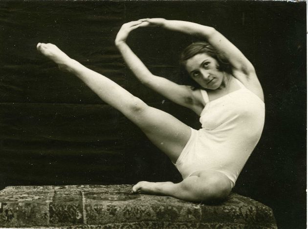 Madzsar Alíz, 1925-26 tornagyakorlat (Fotó: Madzsar József)