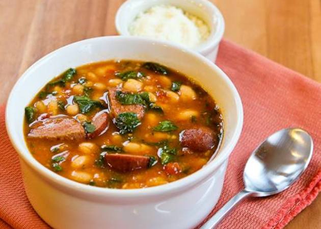 bableves, kolbász, tejföl, étel (Fotó: pinterest.com)