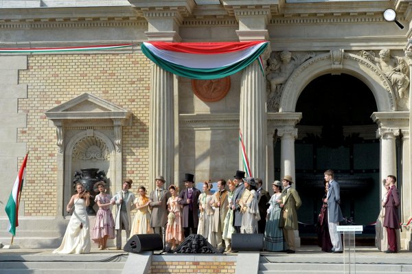 Várkert Bazár átadása, 2014 (MTI Fotó: Koszticsák Szilárd)
