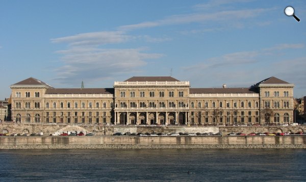 Corvinus Egyetem főépület, Budapest (Fotó: Szilveszter Farkas)