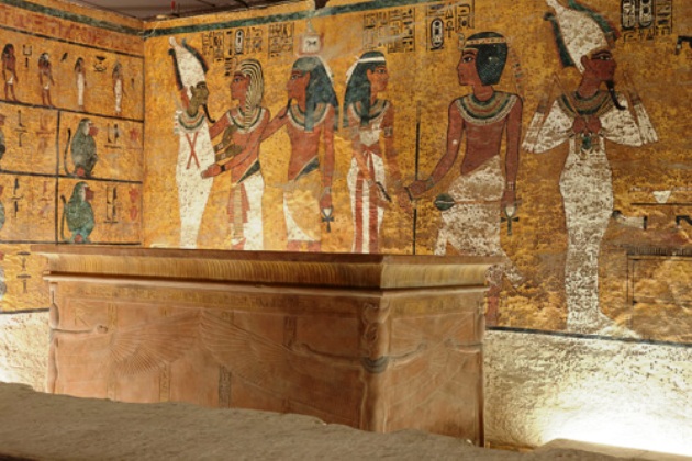 Tutanhamon fáraó sírjának mása, Anubis és Tutanhamon (Fotó: Factum Arte)