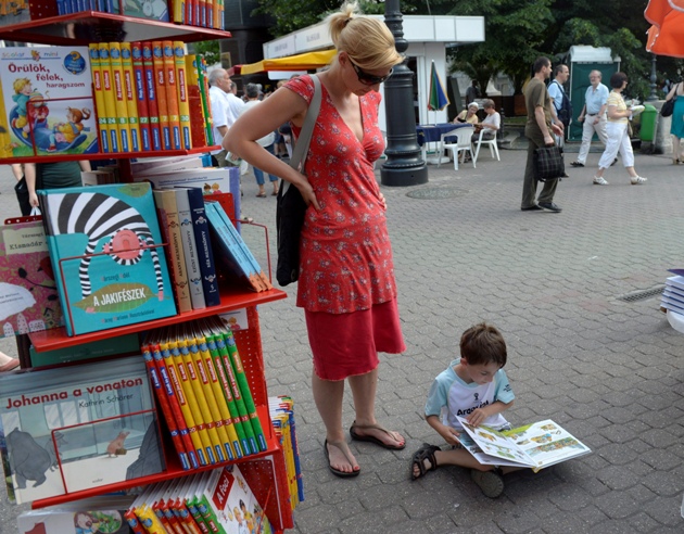 Ünnepi Könyvhét 2014, Budapest (MTI Fotó: Bruzák Noémi)