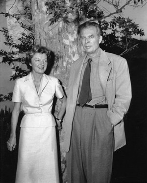 Aldous Huxley és Laura Huxley, 1956 (Fotó: Listal.com)
