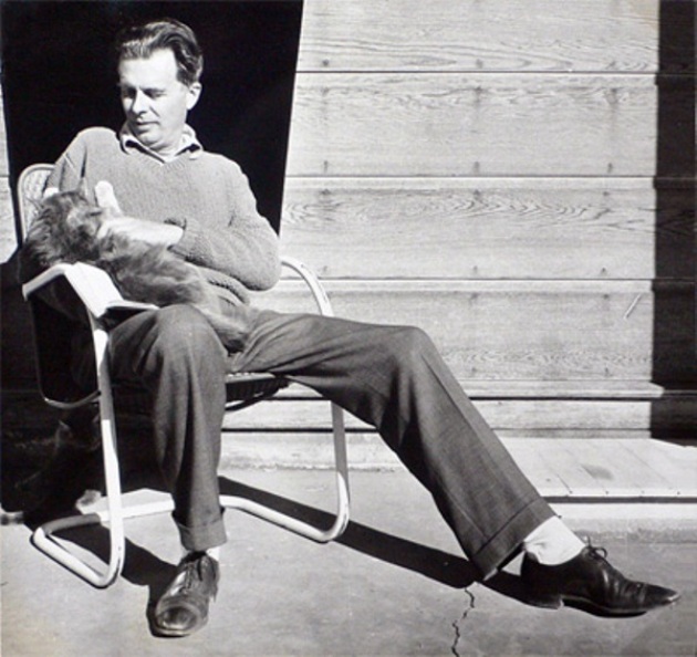 Aldous Huxley macskájával (Fotó: Listal.com)