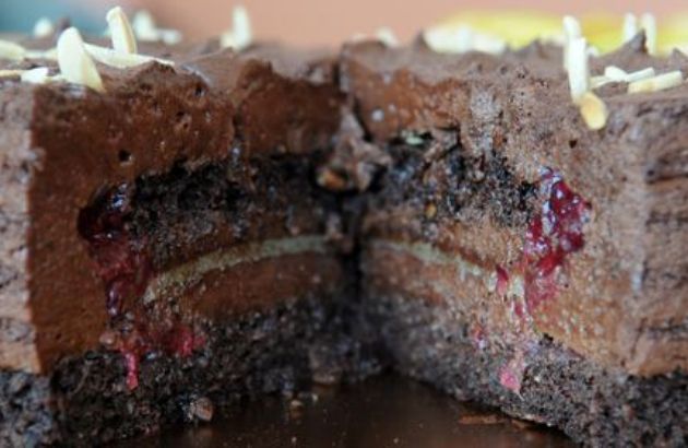 "Csokoládés kaland" a Magyarország Cukormentes Tortája versenyen (MTI Fotó)