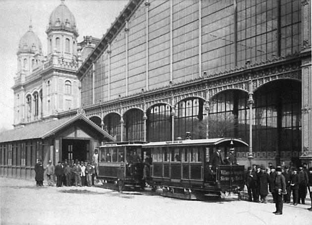 Az első villamos Budapesten, 1889 (Fotó: Wikipédia)