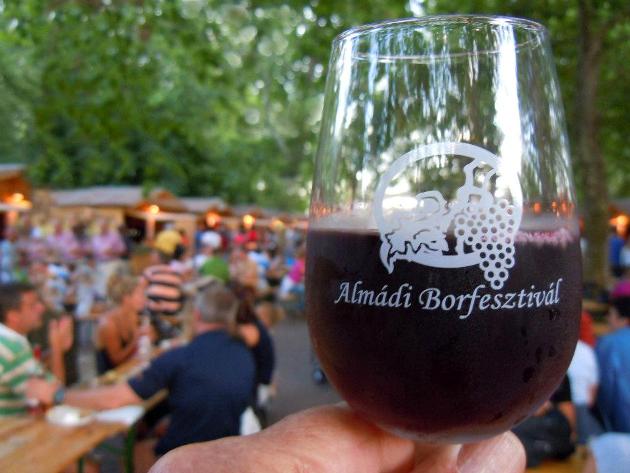 Balatonalmádi Borfesztivál