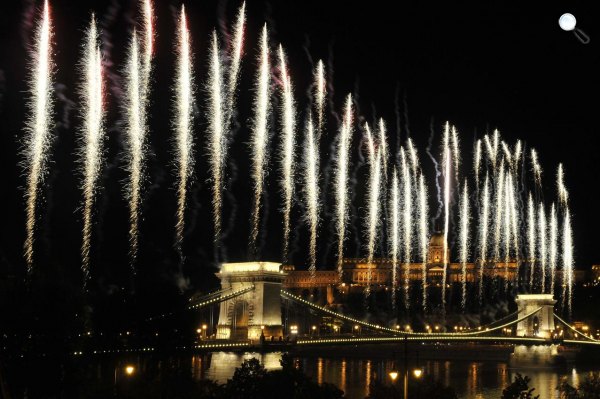 Tűzijáték, Budapest (Fotó: MTI)