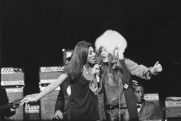 Tina Turner és Janis Joplin, 1970 (Fotó: Condé Nast Archive/Corbis)