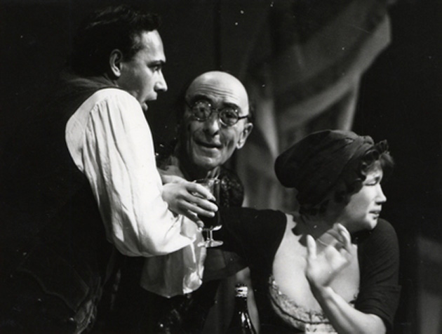 Carlo Goldoni: A fogadósné, Benedek Miklós, Major Tamás, Udvaros Dorottya, 1982 (Fotó: Magyar Színház)