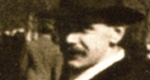 József Attila az Operaház előtt, Budapest, 1932 (Fotó: PIM)