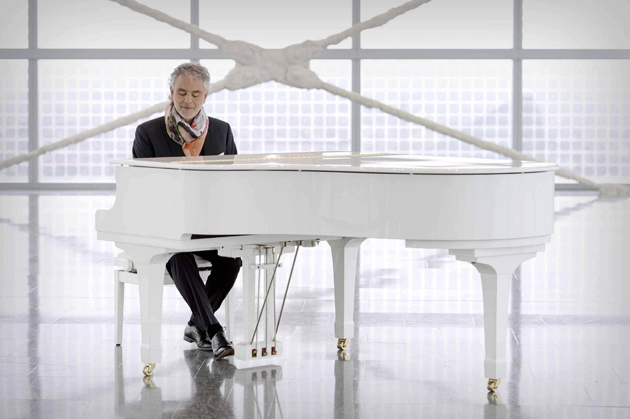 Andrea Bocelli operaénekes