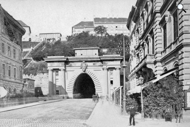 Alagút, Budavári Sikló, Clark Ádám (Lánchíd) tér, 1900 (Fotó: Fortepan)
