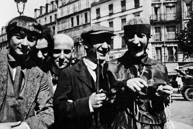 Manuel Ortiz de Zarate, Henri-Pierre Roché, Marie Vassilieff, Max Jacob és Pablo Picasso (Fotó: Jean Cocteau/Wikipédia)
