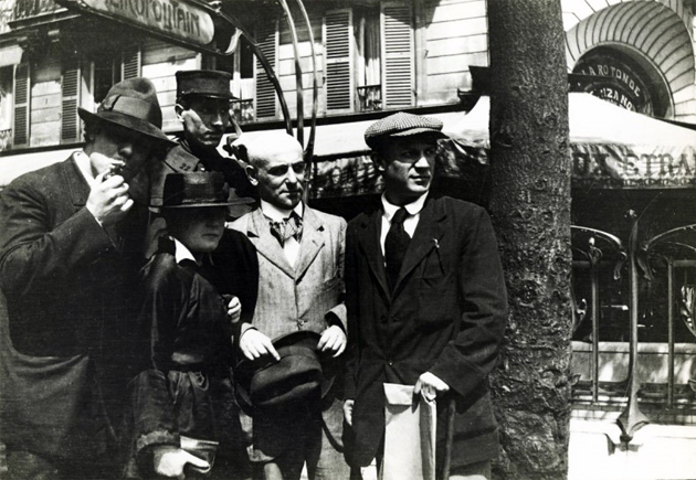 Manuel Ortiz de Zarate, Moïse Kisling, Max Jacob, Pâquerette et Picasso, 1916 (Fotó: Jean Cocteau/Wikipédia)