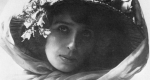 Mistinguett 1900 körül (Fotó: Nadar/Wikipédia)