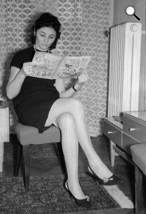 Ludas Matyi szatirikus vicclapot olvasó nő 1969-ben (Fotó: Fortepan)