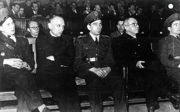 Mindszenty József hercegprímás a vádlottak padján, 1949. február. (Fotó: MEK/OSZK)