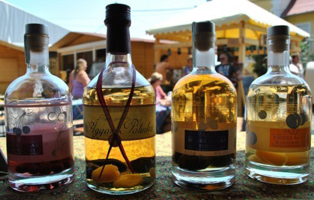 Tihanyi Pünkösdi Pálinkafesztivál