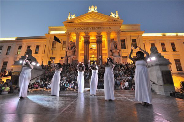 Szegedi Móra Ferenc Múzeum a Múzeumok éjszakáján, 2014 (MTI Fotó: Kelemen Zoltán Gergely)