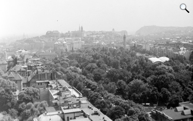 Látkép a Budapest körszálló teraszáról a Városmajor felé nézve, 1969 (Fotó: Fortepan)