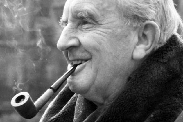 J. R. R. Tolkien (1892-1973) író, nyelvész (Forrás: tolkien.co.uk)