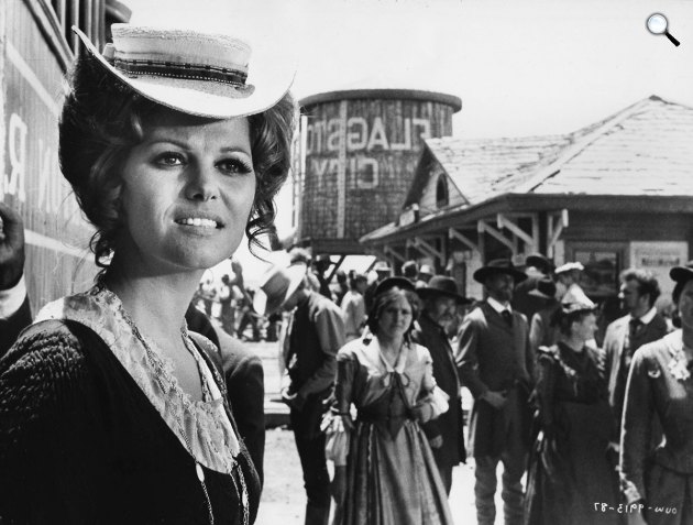 Volt egyszer egy vadnyugat, Claudia Cardinale, 1968 (Fotó: Listal.com)