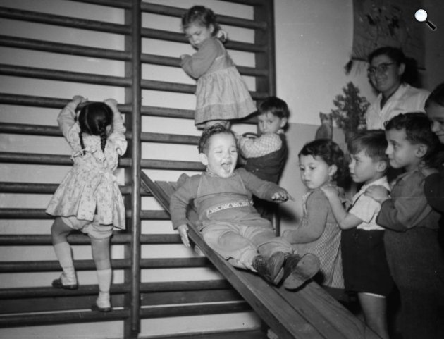 Gyerekek játszanak, 1947 (Fotó: Fortepan)