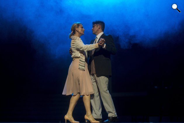  Békés Pál: Össztánc, Hegyi Barbara és Csőre Gábor László játszik a Vígszínházban Marton László rendezésében, 2015 (MTI Fotó: Kallos Bea)
