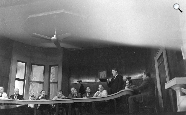 Bartók Terem (ma: Pesti Színház), 1959., 12 dühös ember. A színművészek balról jobbra: Básti Lajos, Uray Tivadar, Inke László, Ascher Oszkár, Horkay János, Balázs Samu, Horváth Jenő, Pécsi Sándor, Ungváry László, Suka Sándor, Győrffy György (Sinkovits Imre hiányzik a képről), 1959 (Fotó: Fortepan)